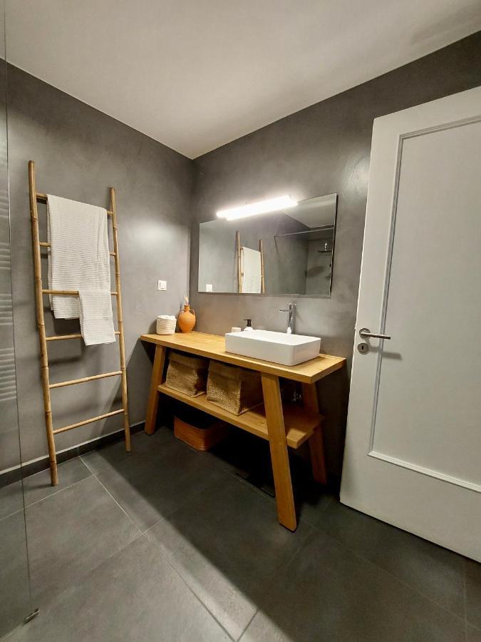 Christina-Anna Athens City Center Walking Distance To Everywhere And Acropolis, In One Of The Most Favorable Locations By National Gardens And Zoo, Hellenic Parliament In Syntagma And Stylish Exquisite Kolonaki Cozy Renovated Apartment 外观 照片