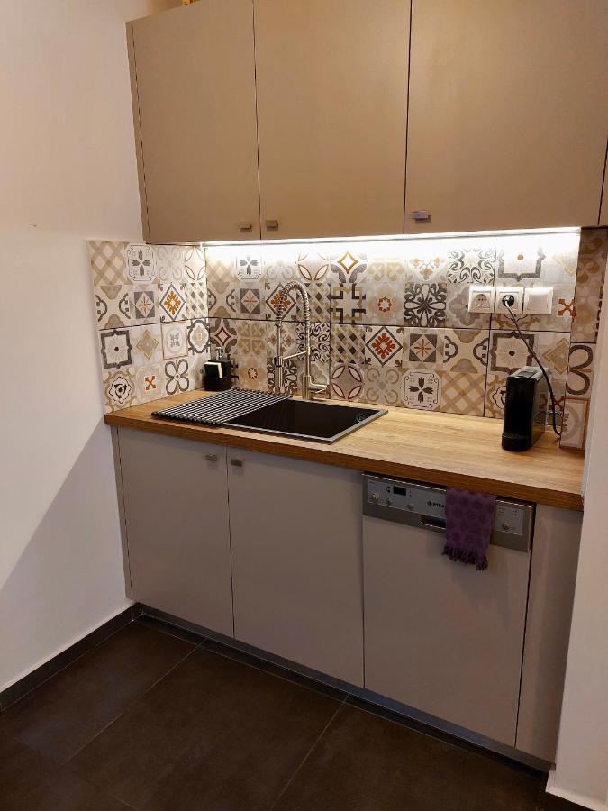 Christina-Anna Athens City Center Walking Distance To Everywhere And Acropolis, In One Of The Most Favorable Locations By National Gardens And Zoo, Hellenic Parliament In Syntagma And Stylish Exquisite Kolonaki Cozy Renovated Apartment 外观 照片