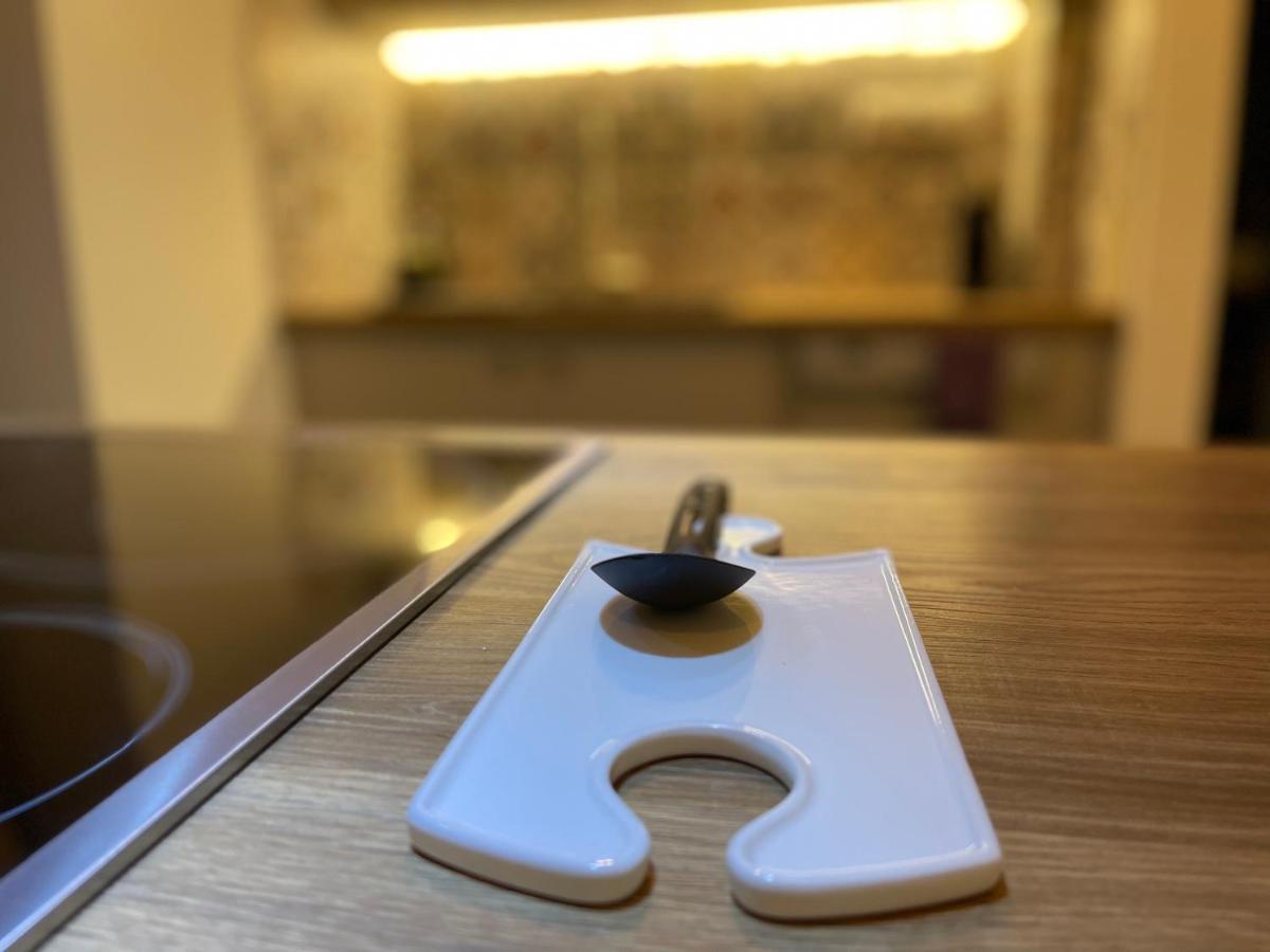 Christina-Anna Athens City Center Walking Distance To Everywhere And Acropolis, In One Of The Most Favorable Locations By National Gardens And Zoo, Hellenic Parliament In Syntagma And Stylish Exquisite Kolonaki Cozy Renovated Apartment 外观 照片